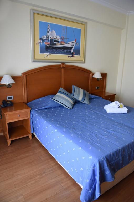 Blue Sea Hotel Мітіліні Екстер'єр фото